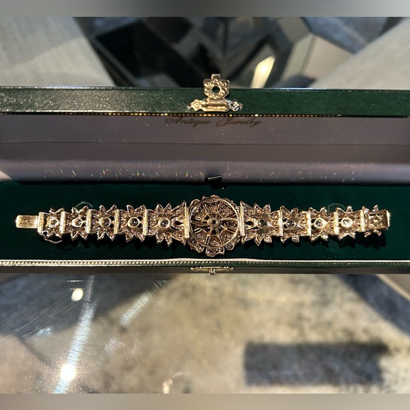 Rare, One-Of-A-Kind Circa 1880 European Diamond and 750KT Yellow Gold Bracelet - Picture 3 of 7